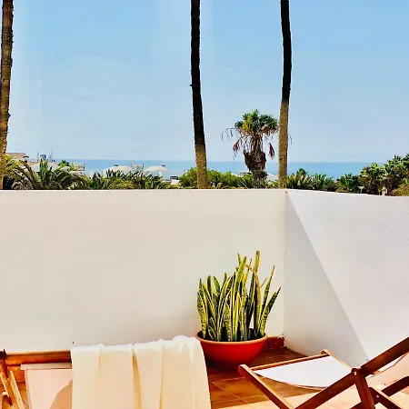 Canaryislandshost L Sea View