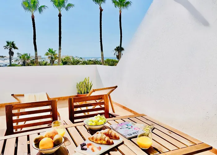 Canaryislandshost L Sea View Puerto del Carmen (Lanzarote)